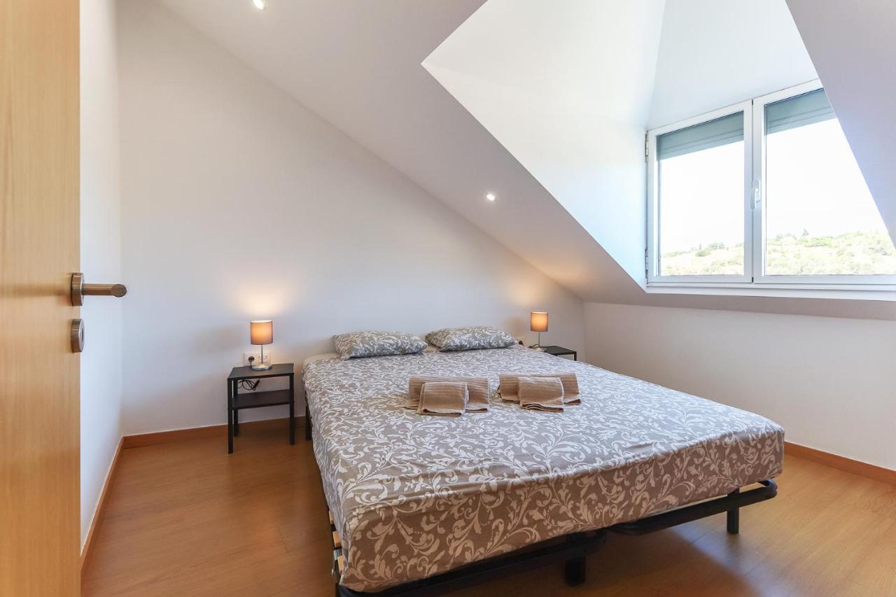 Vita Portucale ! Concept Apartment Campo Ourique Lisbona Esterno foto