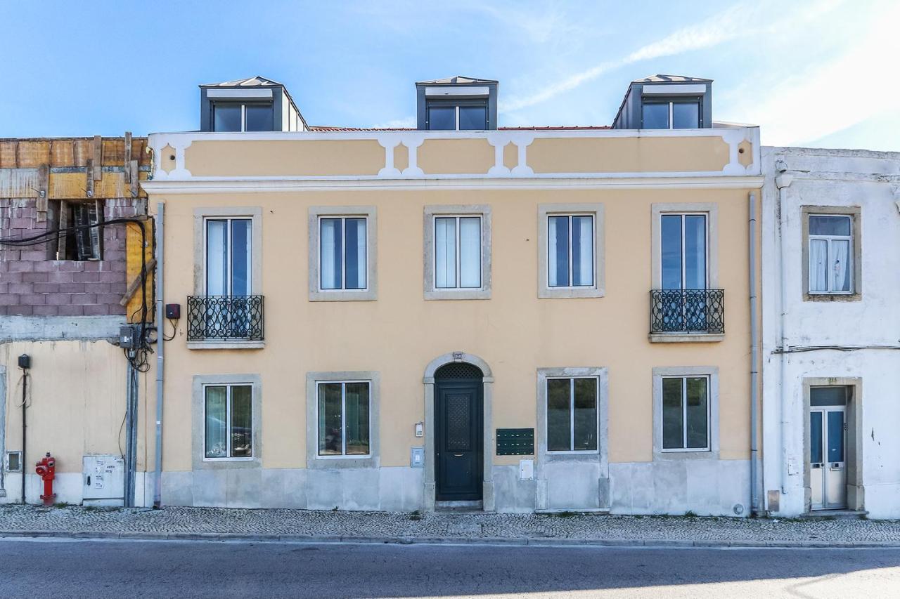 Vita Portucale ! Concept Apartment Campo Ourique Lisbona Esterno foto